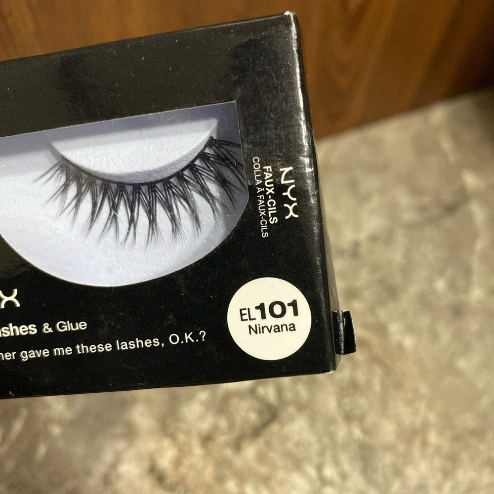 NYX Makeup Eyelashes Fabulous Lashes & Glue El 101 Nirvana False‎